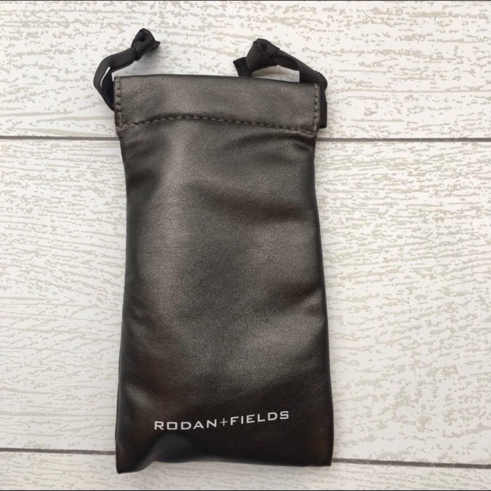 Rodan + Fields | Keychain Silver with Rhinestones - Picture 2 of 4